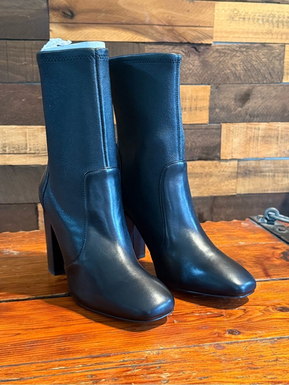 Thursday Black Marquee Boot Womenβs Sz 9 Black Leather Pull-On Stretch Mid-Calf